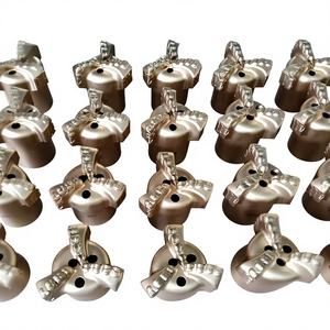Punta di perforazione PDC in acciaio ad alto tenore di manganese a 4 ali con diamante per trivellazione pozzi, nuova condizione, lavorazione a forgiatura, utensile di perforazione - Product Image 1