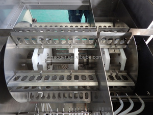 Machine automatique de remplissage, rinçage, remplissage et bouchage - Product Image 1