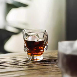 <span class=keywords><strong>Verre</strong></span> <span class=keywords><strong>à</strong></span> shot classique personnalisé style origami, mini <span class=keywords><strong>verre</strong></span> <span class=keywords><strong>à</strong></span> vin sculptural créatif <span class=keywords><strong>à</strong></span> <span class=keywords><strong>pied</strong></span> bas et épais, 60 ml, multicolore - Product Image 3