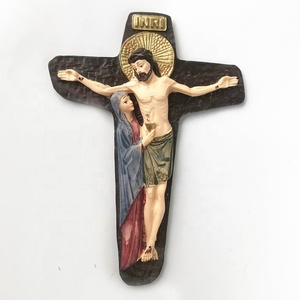 Recuerdo de resina con placa de Cruz crucifijo de INRI, Jesucristo - Product Image 1