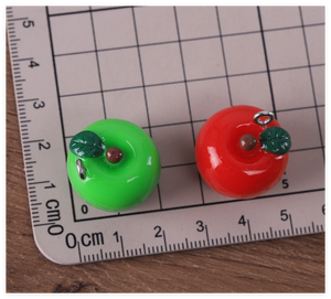 All'ingrosso casa delle bambole natale verde rosso realistico artificiale 3D vigilia di natale mela con gancio resina frutta scultura arti figurine - Product Image 2