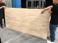 Planche en bois massif de pin