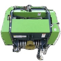 Mini-presse à balles de foin autopropulsée