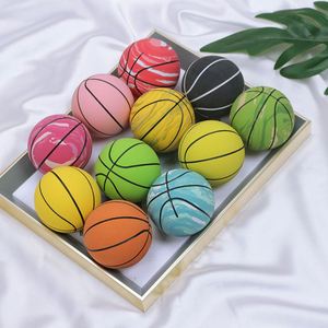 Mini Balón de Baloncesto de 6 cm, Pelota de Goma de Alto Rebote, Juguete Deportivo Elástico Pequeño para Niños, para Jugar en Interiores y Exteriores - Product Image 1