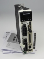 Servomoteur "Pana Sonic" Panasonic MINASA5II MADKT1107010/MADKT1107011/MADHT1107/MADHT1107E/MADHT1107L01/MADHT1107CA1/MADHT1107NA1
