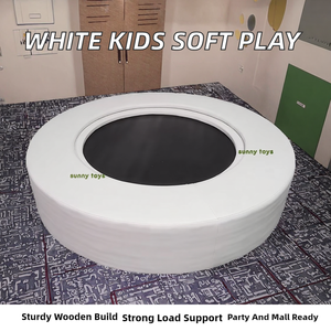 Trampolín Blanco de Madera y PVC para Exteriores, Set de Juegos Blandos para Niños, Alquiler para Fiestas en Centros Comerciales - Product Image 2