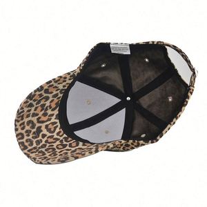 Casquette de baseball tendance en daim végétalien imprimé léopard pour femme, collection Printemps-Été, idéale pour la protection solaire et les activités sportives en extérieur - Product Image 4