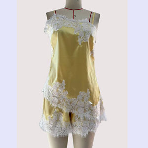 Nouvelle Collection Channel 2026 : Ensemble Pyjama en Satin Soyeux et Dentelle pour Femme – Caraco Asymétrique et Short de Nuit - Product Image 5