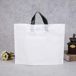 Sac en plastique à provisions imprimé de poignées de boucle molles personnalisées bon marché d'usine avec des conceptions de fantaisie - Product Image 5