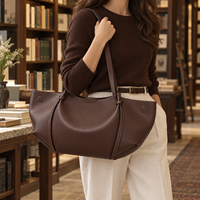 Sac à bandoulière élégant pour femme en cuir PU avec doublure en polyester, résistant à l'eau, fermeture éclair, idéal pour les trajets quotidiens et le bureau