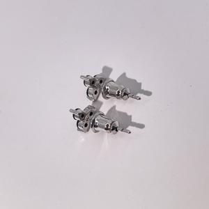 Boucles d'oreilles géométriques en laiton plaqué or Tianyu Gems pour femmes avec trois pierres en zircon cubique noir, design classique et élégant - Product Image 4