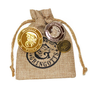 Halloween Magic College <span class=keywords><strong>Harry</strong></span> y <span class=keywords><strong>Potter</strong></span> Gringotts Wizarding Bank Moneda de oro con monedero - Product Image 1