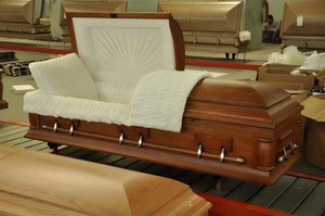 Cofano Funebre in Legno Massello di Ciliegio Stile Americano/Europeo, Capacità 100 kg, Colore Ciliegio Lucido, Personalizzabile, Durevole per Funerali di Neonati e Adulti - Product Image 2