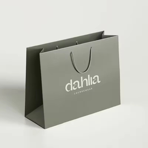 Bolsa <span class=keywords><strong>de</strong></span> <span class=keywords><strong>Papel</strong></span> <span class=keywords><strong>de</strong></span> <span class=keywords><strong>Regalo</strong></span> <span class=keywords><strong>de</strong></span> Lujo Personalizada al <span class=keywords><strong>por</strong></span> <span class=keywords><strong>Mayor</strong></span>, Bolsa <span class=keywords><strong>de</strong></span> <span class=keywords><strong>Papel</strong></span> Laminado Grande con Relieve Mate <span class=keywords><strong>de</strong></span> Alta Calidad y Asa <span class=keywords><strong>de</strong></span> Algodón - Product Image 3