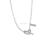 Simple de haute qualité S925 en argent Sterling collier ras du cou coeur Design OT fermoir anglais carré plaque chaîne à la mode pour mariage
