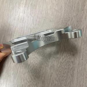 ขายึดจาน<span class=keywords><strong>เบรค</strong></span><span class=keywords><strong>แต่ง</strong></span>สำหรับรถมอเตอร์ไซค์ฮอนด้า บีท คลิก เจนิโอ สกูปปี้ <span class=keywords><strong>เวฟ</strong></span> <span class=keywords><strong>125</strong></span> ขายึดคาลิปเปอร์ CNC - Product Image 4