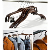 Vente en gros de pinces à vêtements en plastique antidérapantes sans trace, crochets ronds et plats, logo personnalisé, pour adultes et enfants, magasins de vêtements, vente au détail, hôtels, maison
