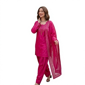 Costume Salwar traditionnel rose pour femmes, longueur cheville, avec dupatta brodée, coupe régulière, style Inde Pakistan, en coton, vêtements décontractés - Product Image 1