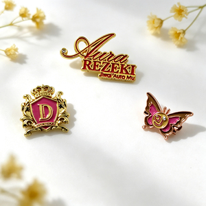 Pins en émail Kpop personnalisés, double cœur, émail souple, badges de revers pour vêtements de fans et décoration de sacs à dos - Product Image 3