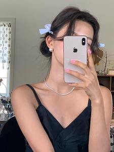 Pinza de pico de pato de tela plisada bonita, pinza de pelo de nudo de mariposa de tela con borde de oreja de madera para las cuatro estaciones - Product Image 2