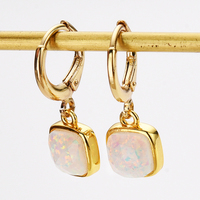 Boucles d'oreilles huggie opale synthétique pour femmes en argent sterling 925 plaqué or 18 carats Boucles d'oreilles opale cuite