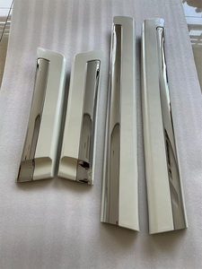 Plaque de seuil de porte de moulage latéral de corps chromé pour <span class=keywords><strong>Toyota</strong></span> <span class=keywords><strong>Land</strong></span> <span class=keywords><strong>Cruiser</strong></span> <span class=keywords><strong>V8</strong></span> V6 LC 200 FJ200 LC200 <span class=keywords><strong>2008</strong></span>-2021 garniture de porte - Product Image 3