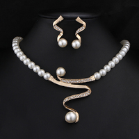 Ensemble de bijoux vintage RisingMoon, collier et boucles d'oreilles en perles et cristaux pour mariage, ensemble de bijoux de mariée
