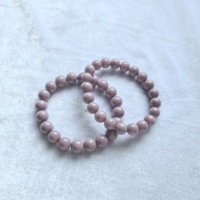 Style tendance américain 10mm Rose vif Couleur bonbon 18mm Bracelets extensibles en perles de verre Motif unisexe en forme de visage Cadeau pour femme