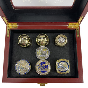 Bague de championnat des <span class=keywords><strong>Golden</strong></span> <span class=keywords><strong>State</strong></span> <span class=keywords><strong>Warriors</strong></span> pour hommes (7 pièces) - <span class=keywords><strong>Ensemble</strong></span> de basketball commémoratif - Bijoux à la mode très vendus - Product Image 4