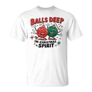 Camiseta con estampado de bolas navideñas, con un espíritu festivo y un mensaje de Feliz Navidad - Product Image 3