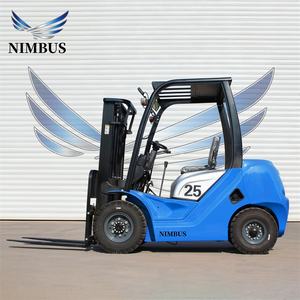Chariot élévateur NIMBUS homologué CE, entièrement personnalisable, avec fonctions de déplacement latéral et de positionnement des fourches en option - Product Image 2