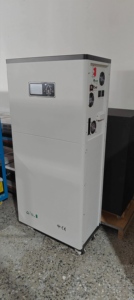 Batterie au lithium tout-en-un 51,2 V 32 kWh avec moniteur Wi-Fi triphasé 12 kW AC380V intégré, stockage d'énergie domestique haute efficacité 98 % - Product Image 1
