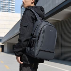 Sac à dos de voyage et de sport grande capacité 2025 pour hommes, sacs à dos professionnels imperméables pour ordinateur portable - Product Image 3