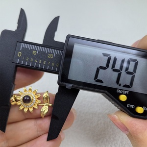 สร้อยคอแบบโชคเกอร์ลายดอกไม้ฉายภาพ LV026 100 <span class=keywords><strong>ภาษา</strong></span> ฉันรักคุณ ชุบทอง 18K พร้อมจี้รูปดอก<span class=keywords><strong>ทานตะวัน</strong></span> - Product Image 6