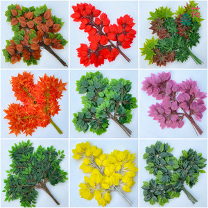 Plantes artificielles : Feuilles de bouleau, feuilles de banian, verdure artificielle, feuilles d'érable rouge, fleurs en soie de 10 cm et moins, pour la décoration de salle à manger - Product Image 1