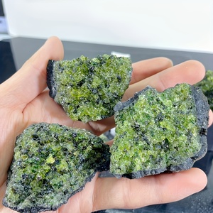 Cristales de Olivino Naturales al por Mayor, Estilo Feng Shui, Especímenes Minerales para Decoración del Hogar, Piedras Curativas en Bruto - Product Image 3