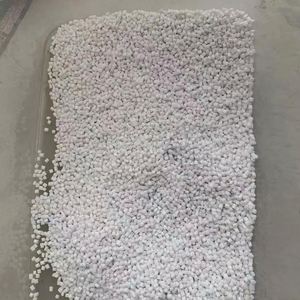 Copos de Plástico PET Reciclado en Venta, Ideales para el Desarrollo de Productos Ecológicos - Product Image 1