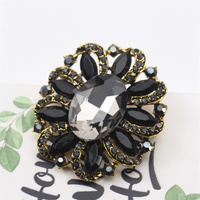 Broche créative tendance en strass, fleur en forme de diamant, accessoires vestimentaires pour femmes, corsage, cadeau, épingles