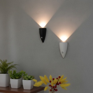 Lámpara de Pared Inteligente LED con Sensor de Movimiento Recargable, Fácil Instalación, con Base Magnética, Luz Nocturna para Decoración de Dormitorios y Pasillos de Hotel - Product Image 2