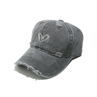 Großhandel Maßgefertigte Bestickte Distressed Baseball-Kappe mit Eigenem Logo