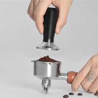 Kit de distribution et de pressage de café 2-en-1 en aluminium et acier inoxydable, design moderne et minimaliste, pour machine à expresso et porte-filtre
