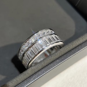 Anello Minimalista Scintillante per Donne, Elegante Gioiello da Dito alla Moda - Product Image 1