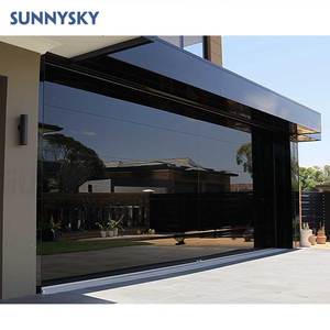 Sunnysky Moderne 16X8 Nouvelle <span class=keywords><strong>porte</strong></span> <span class=keywords><strong>de</strong></span> <span class=keywords><strong>garage</strong></span> <span class=keywords><strong>sectionnelle</strong></span> américaine automatique en verre sans cadre <span class=keywords><strong>isolée</strong></span> électrique noire - Product Image 1