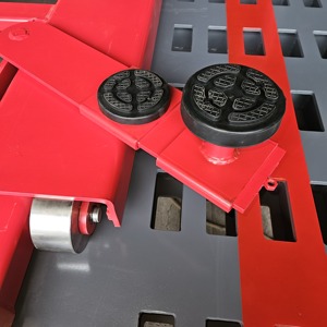 Pengangkat Mobil Berkualitas Tinggi 7000 lb dengan Silinder Hidrolik Desain Gunting yang Mudah Dioperasikan untuk Garasi Rumah - Product Image 4