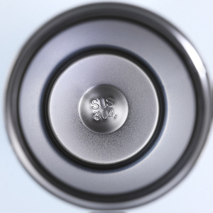 Bouteille d'eau sport isotherme à double paroi en acier inoxydable avec couvercle - Product Image 6
