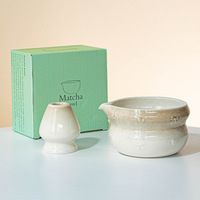 Ensemble d'accessoires exclusifs pour thé japonais : bol à matcha avec bec verseur, fouet à thé et support, style vintage japonais