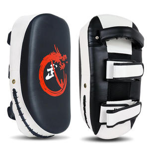 Cible incurvée en PU épaissie CZFIT pour Muay Thai, entraînement de boxe et Sanda – Équipement sportif professionnel - Product Image 1