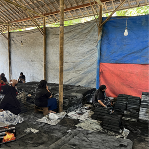 Briquetas de Carbón de Cáscara de Coco de Indonesia en Empaque a Granel para Parrilla, Bajo Contenido de Ceniza, Larga Duración de Combustión de 6 a 8 Horas - Product Image 6