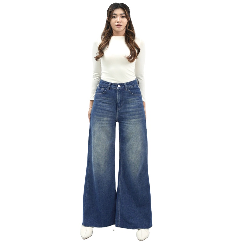 Comfortable high waist wide leg jeans