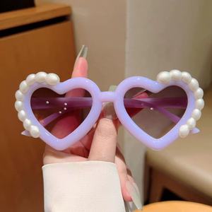 Nuovi <span class=keywords><strong>Occhiali</strong></span> <span class=keywords><strong>da</strong></span> <span class=keywords><strong>Sole</strong></span> per Bambini, Protezione UV400, Montatura Completa a Forma di Cuore, <span class=keywords><strong>Occhiali</strong></span> Parasole Decorativi per Ragazzi e Ragazze - Product Image 6